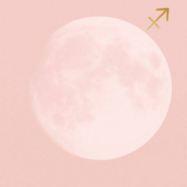 "Illustration de la Pleine Lune en Sagittaire de juin 2025 avec symbole astrologique sur fond rose poudré"